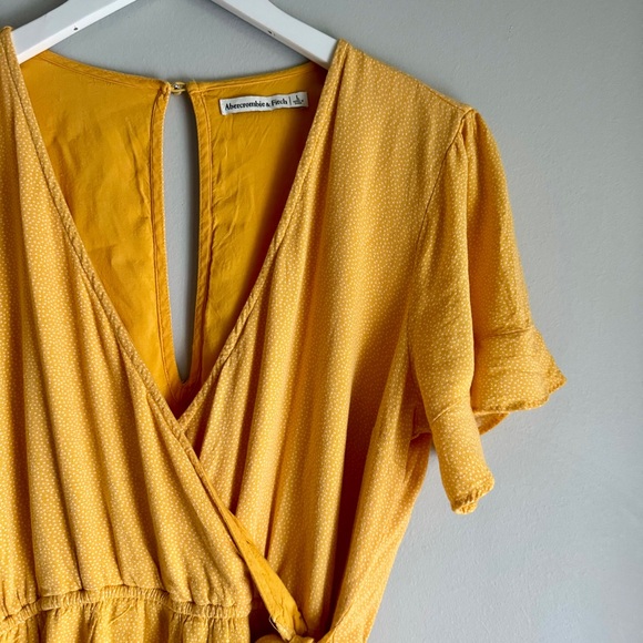 Abercrombie & Fitch Yellow Polka Dot Side Tie Waist Ruffle Trim Romper Sz Large - Picture 7 of 9
